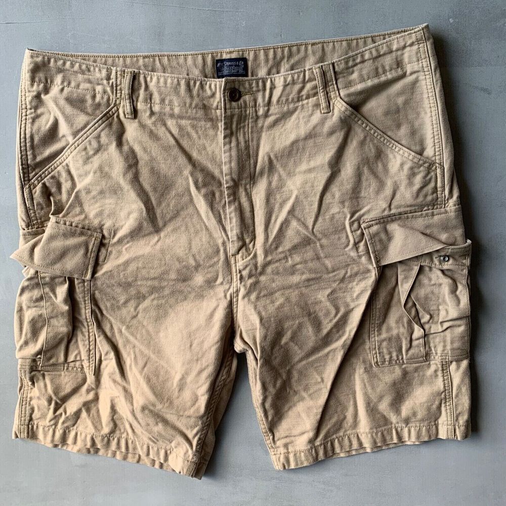 Levis Tan khaki Cargo Shorts mens 42‎ x 10